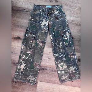 REVICE Green Camouflage Cargo Pants